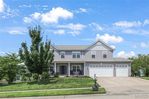 437 Valley Oaks Dr, Wentzville, MO, 63385-3085 | Card Image