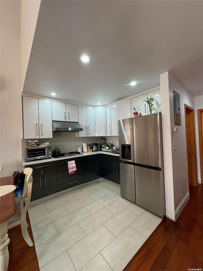1303 128 Th St, Home with 6 bedrooms, 4 bathrooms and null parking in College Point NY | Image 4