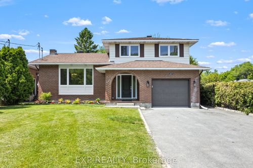 869 Maryland Ave, Ottawa, ON, K2C3L2 | Card Image