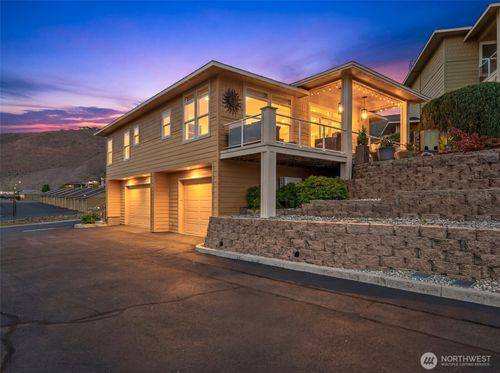 9119 Seahawk Ln Nw, Quincy, WA, 98848-9115 | Card Image
