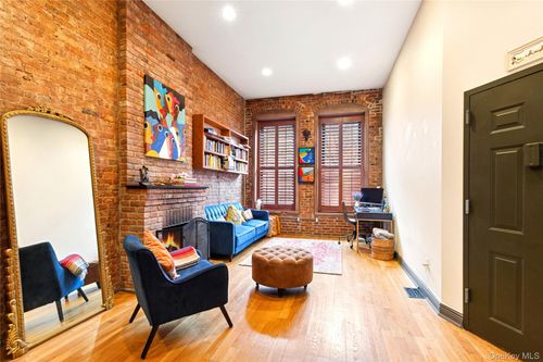 246 132nd St, New York, NY, 10027-7852 | Card Image