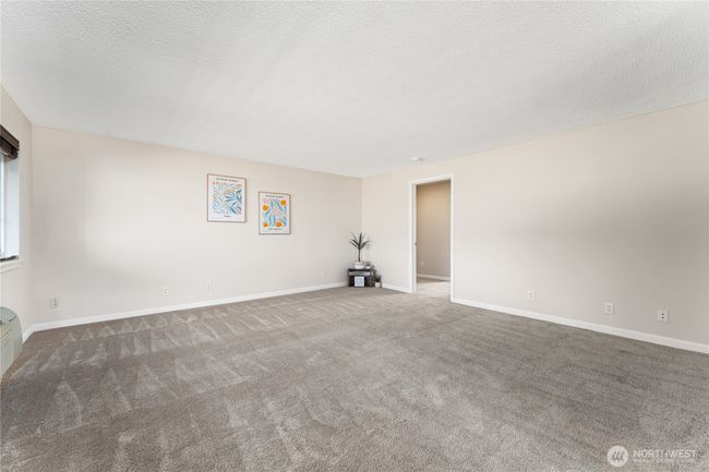 Spacious Living Room | Image 8