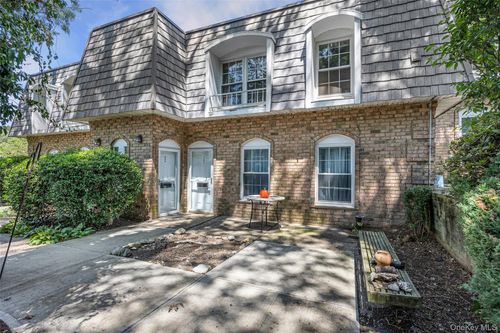 1g1-655 Middle Country Rd, Coram, NY, 11727-3300 | Card Image