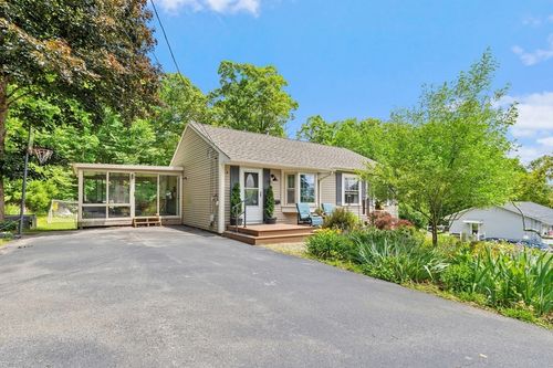 100 Delmar Dr, Whitinsville, MA, 01588-1206 | Card Image
