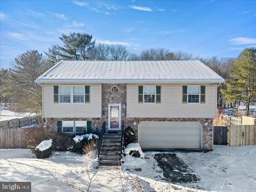 260 Forest Inn Rd, Lehighton, PA, 18235-5247 | Card Image