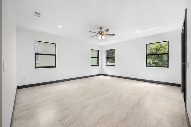 8421 Marlanas Pl, House other with 5 bedrooms, 3 bathrooms and null parking in Tampa FL | Image 11