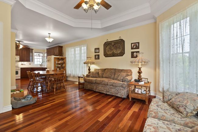 225 Hilltop Rd, Home with 3 bedrooms, 3 bathrooms and null parking in East Bernstadt KY | Image 4