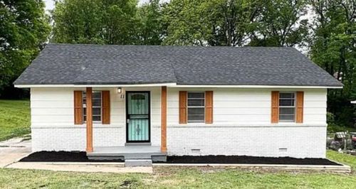 11 W Rollins Rd, Memphis, TN, 38109-2826 | Card Image