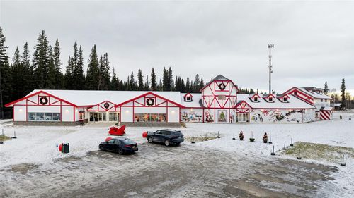350 S Santa Claus Ln, North Pole, AK, 99705-7762 | Card Image