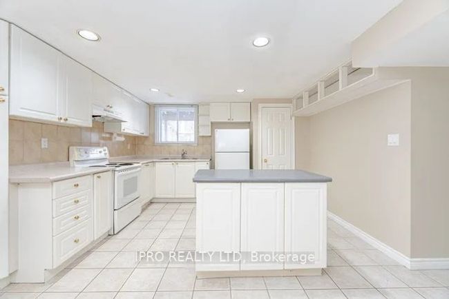 BSMNT - 71 Daniels Cres, House other with 2 bedrooms, 1 bathrooms and 2 parking in Ajax ON | Image 8