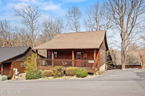 1529 Bears Den Way, Sevierville, TN, 37862 | Card Image