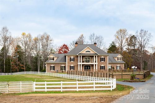 10600 Archer Rd, Davidson, NC, 28036-7590 | Card Image