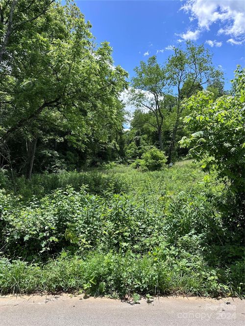 7-109 Round Table Trl, Asheville, NC, 28803-0502 | Card Image