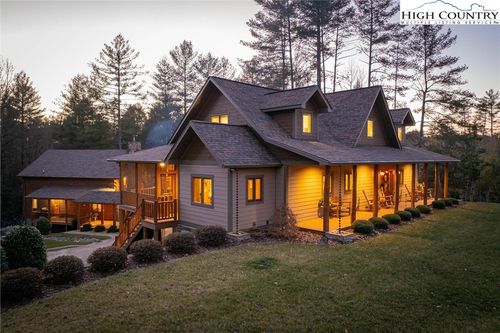 1989 Johns Ridge Pkwy, Lenoir, NC, 28645-7916 | Card Image