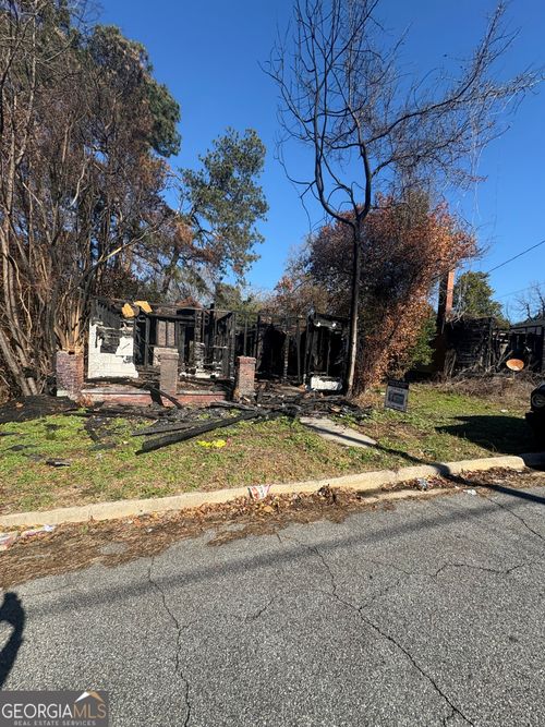 823 Ponce De Leon Ave, Macon, GA, 31206-2335 | Card Image