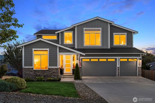 708 79th Ave Se, Lake Stevens, WA, 98258-3670 | Card Image