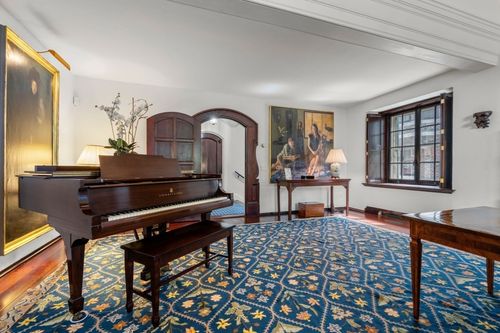 1 W Hill Pl, Boston, MA, 02114-3207 | Card Image