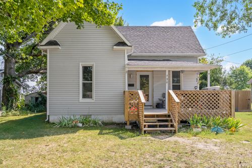 720 Porter Ave, Aurora, MO, 65605-2540 | Card Image