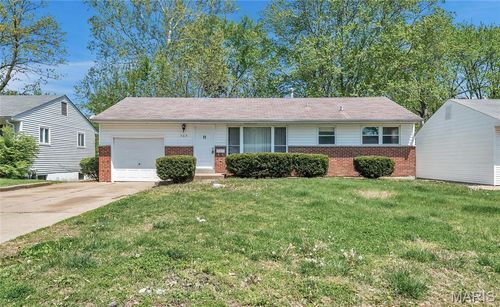 765 Babler Dr, Florissant, MO, 63031-4002 | Card Image