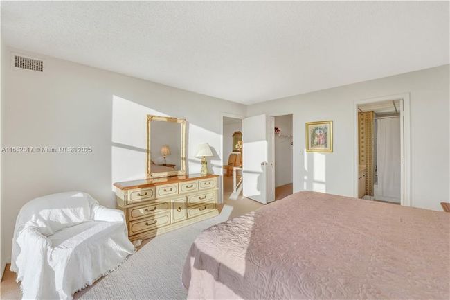 APT-1807 - 2841 N Ocean Blvd, Condo with 2 bedrooms, 2 bathrooms and null parking in Fort Lauderdale FL | Image 19