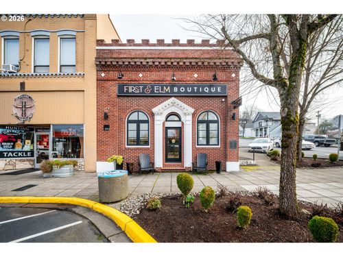 210 N 1st St, Kalama, WA, 98625-9100 | Card Image