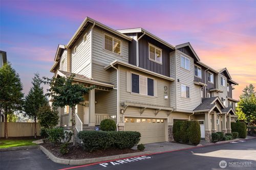 unit-d1-325 Chelan Pl Ne, Renton, WA, 98059-5274 | Card Image