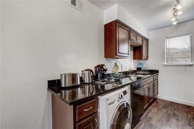 APT-303 - 2200 San Gabriel St, Condo with 2 bedrooms, 2 bathrooms and null parking in Austin TX | Image 5