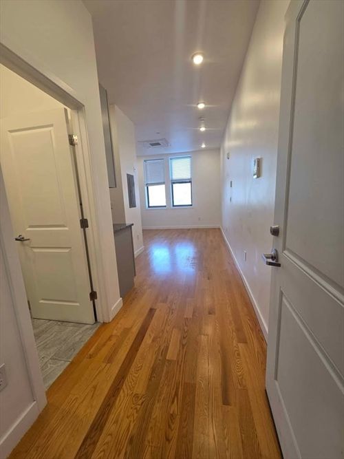 408-64 Market St, Lynn, MA, 01901-1154 | Card Image