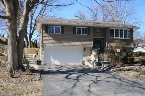 207 York Pl, New Lenox, IL, 60451-1549 | Card Image