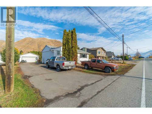 2322 Parkcrest Ave, Kamloops, BC, V2B4Y3 | Card Image