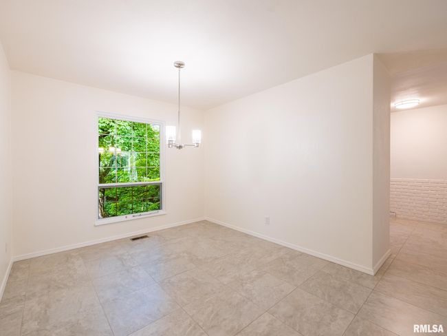 743 W Wonderview Dr, House other with 3 bedrooms, 2 bathrooms and null parking in Dunlap IL | Image 12