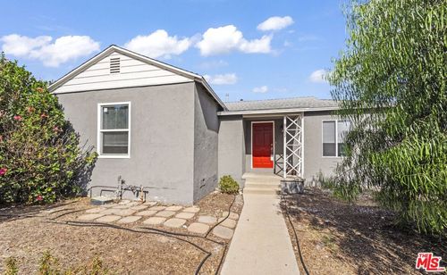 8102 Norwich Ave, Panorama City, CA, 91402-5615 | Card Image