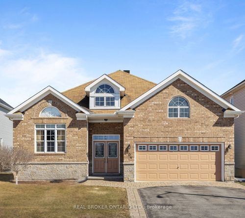 204 Hillpark High Street, Orleans - Convent Glen and Area, ON, K1W0B5 | Card Image