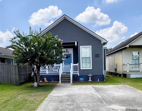 1027 Bienville Ave, Gonzales, LA, 70737-3661 | Card Image