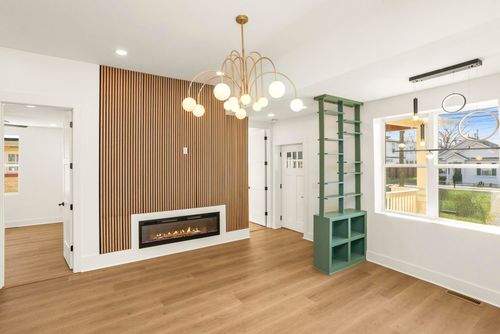 1916 9th Ave N, Nashville, TN, 37208-1526 | Card Image