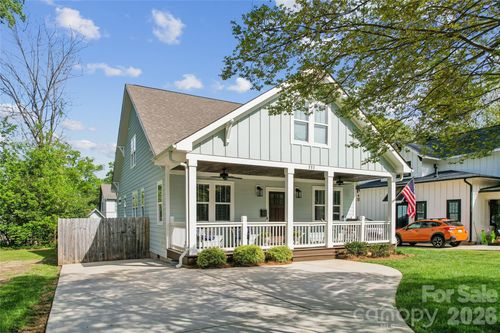 111 N Turner Ave, Charlotte, NC, 28216-5240 | Card Image