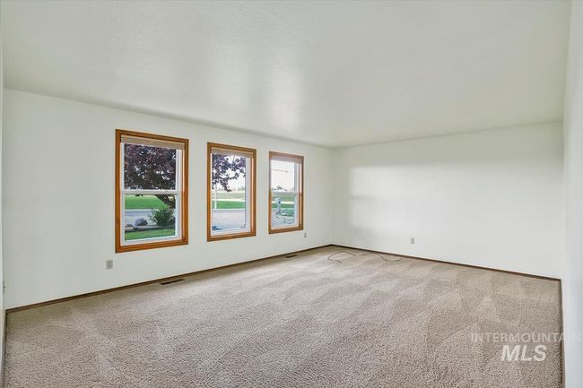 16476 Ustick Rd, House other with 3 bedrooms, 2 bathrooms and 2 parking in Caldwell ID | Image 6