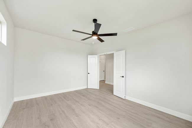 1233 Sylvia St, House other with 5 bedrooms, 5 bathrooms and null parking in Desoto TX | Image 8