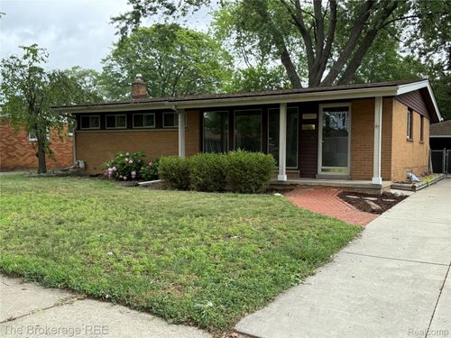 9248 Idaho St, Livonia, MI, 48150-3812 | Card Image