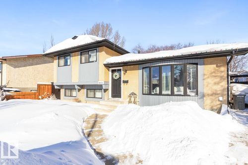 8604 104 Ave, Morinville, AB, T8R1C1 | Card Image