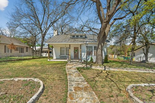 608 River Rd, Boerne, TX, 78006-2435 | Card Image