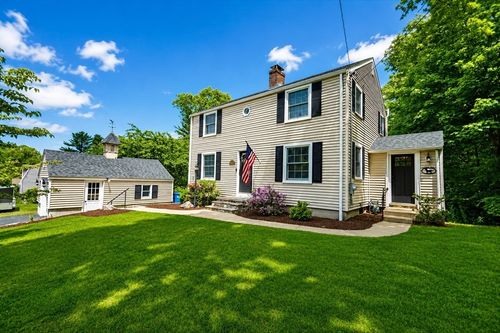 28 Park St, Wrentham, MA, 02093-1085 | Card Image