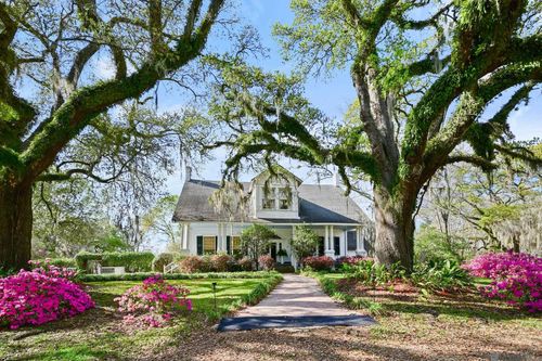 411 Desert Ln, Woodville, MS, 39669-4325 | Card Image