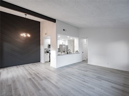 4386 Caliente St, Las Vegas, NV, 89119-5800 | Card Image