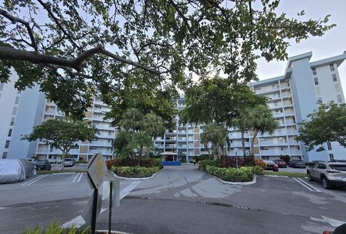 apt-112-2940 N Course Dr, Pompano Beach, FL, 33069-3877 | Card Image