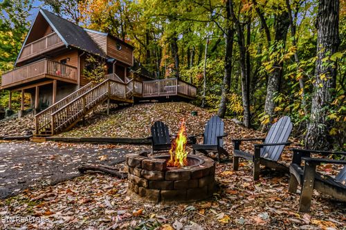 1819 Arolla Ct W, Gatlinburg, TN, 37738 | Card Image