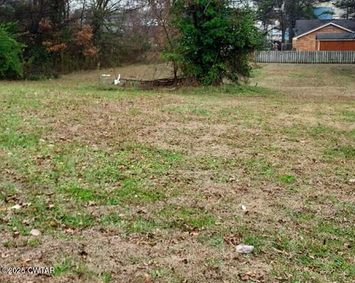 633 Forrest St, Dyersburg, TN, 38024-3836 | Card Image