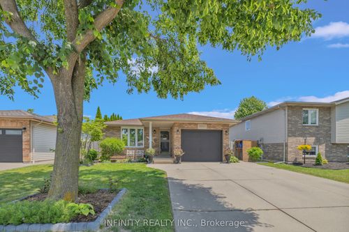 1803 Vicky Cir, Windsor, ON, N8W5P7 | Card Image