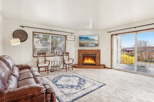 a201-17440 Ne 38th St, Redmond, WA, 98052-5735 | Card Image