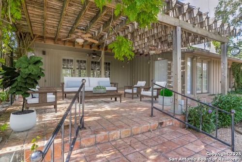606 Fm 289, Comfort, TX, 78013-3530 | Card Image